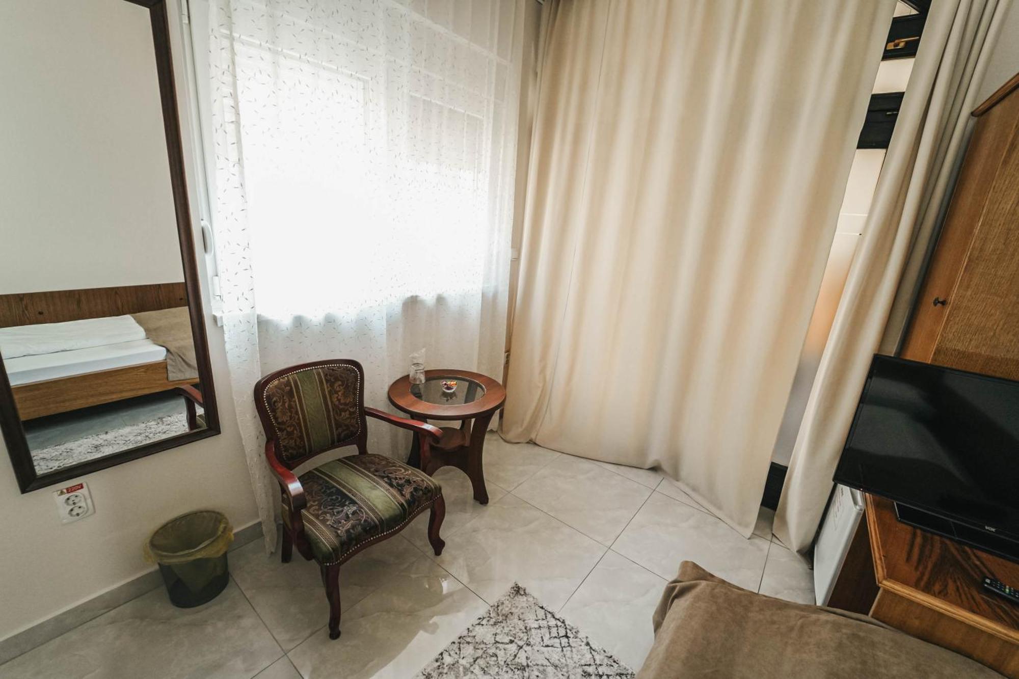 B&B Passage Sremska Mitrovica Luaran gambar