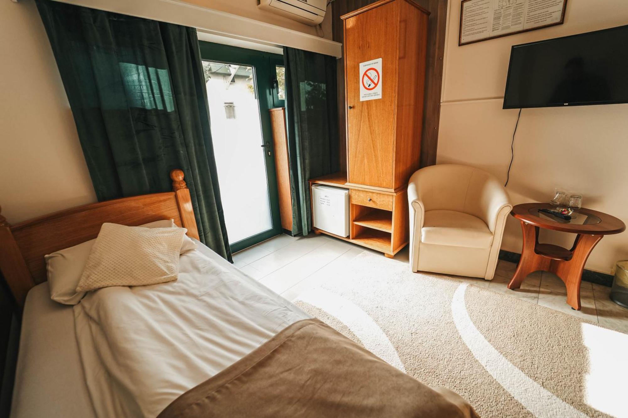 B&B Passage Sremska Mitrovica Luaran gambar