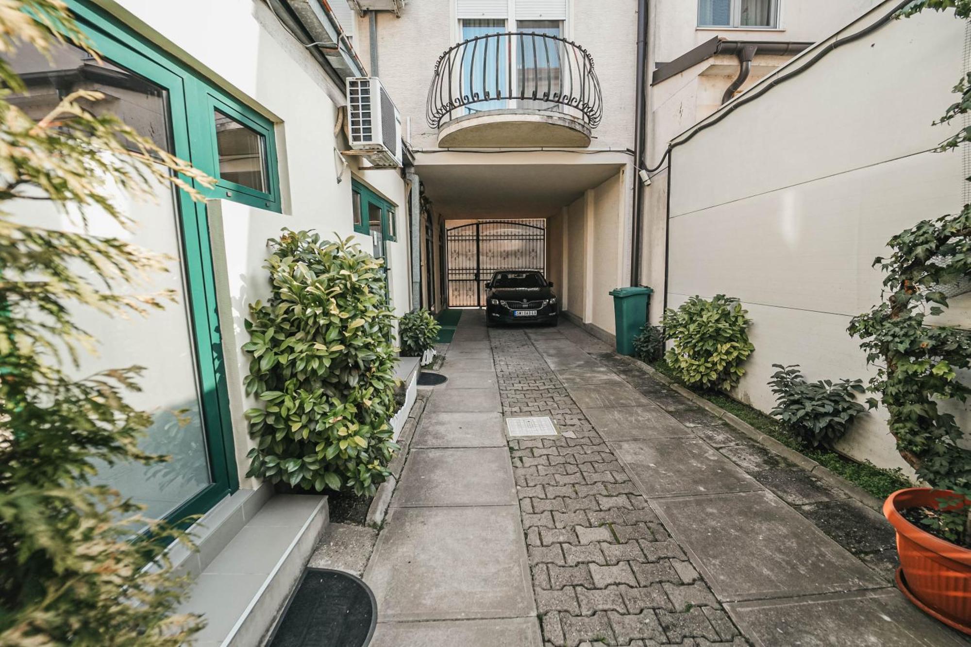 B&B Passage Sremska Mitrovica Luaran gambar
